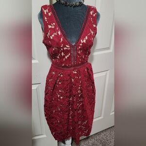 Romeo & Juliet Couture Burgundy Lace Midi Dress